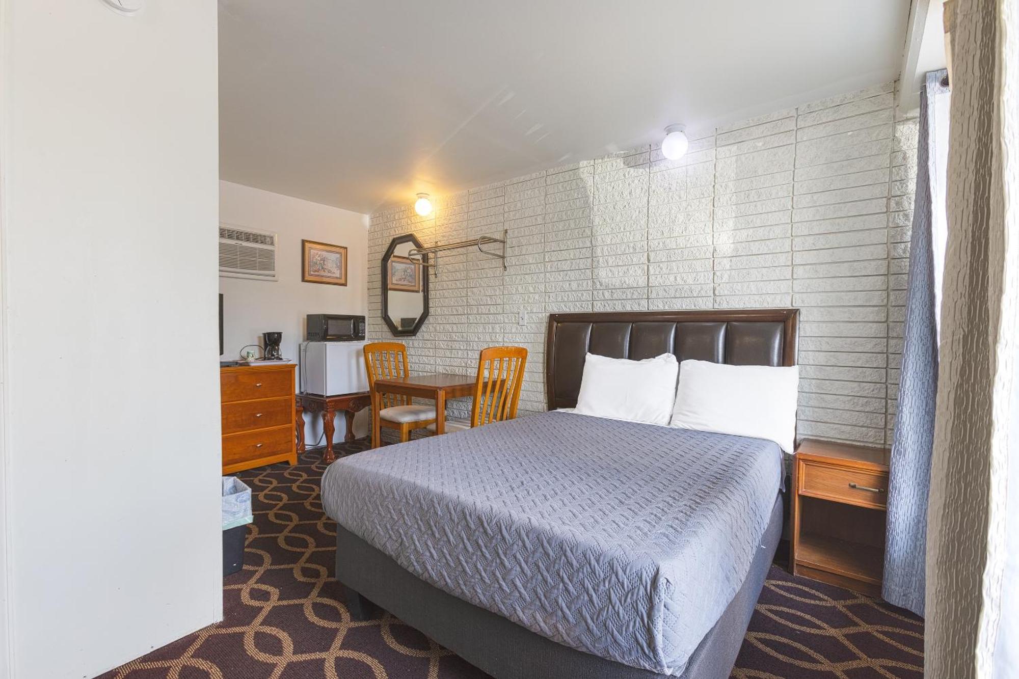 Sonrise Inn Lincoln Hwy By Oyo Breezewood エクステリア 写真