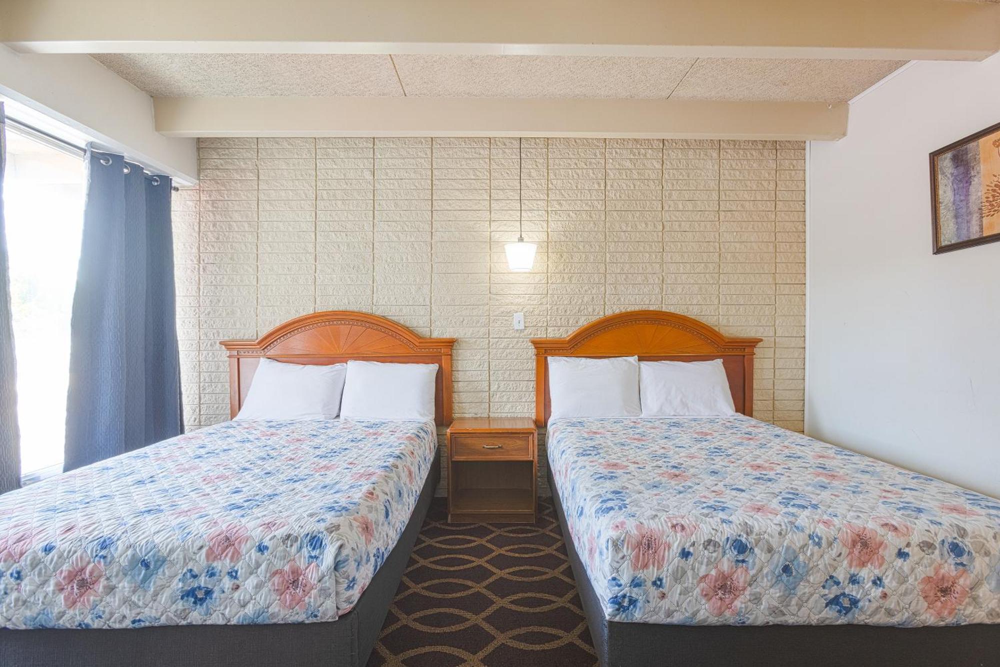 Sonrise Inn Lincoln Hwy By Oyo Breezewood エクステリア 写真