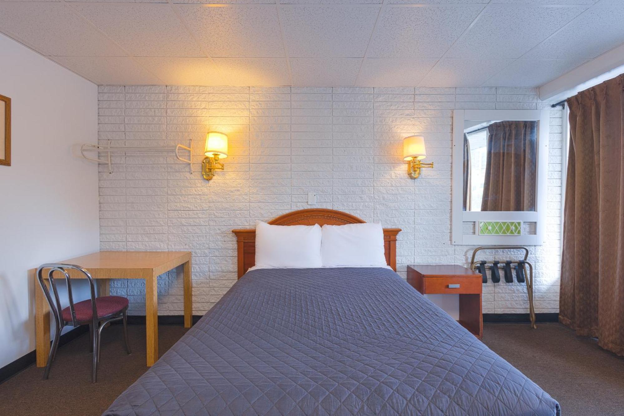 Sonrise Inn Lincoln Hwy By Oyo Breezewood エクステリア 写真