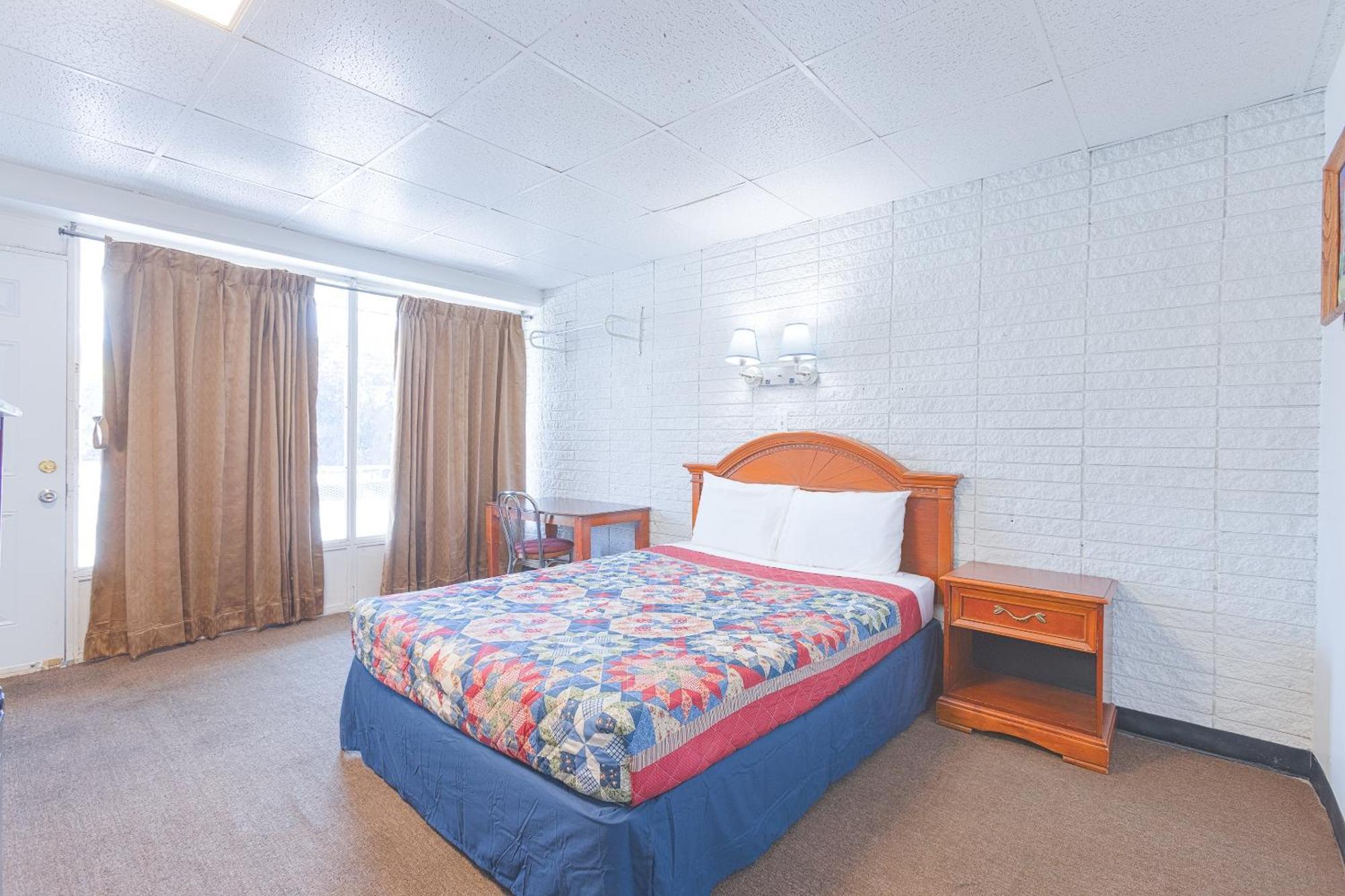 Sonrise Inn Lincoln Hwy By Oyo Breezewood エクステリア 写真