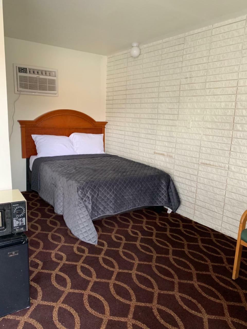 Sonrise Inn Lincoln Hwy By Oyo Breezewood エクステリア 写真